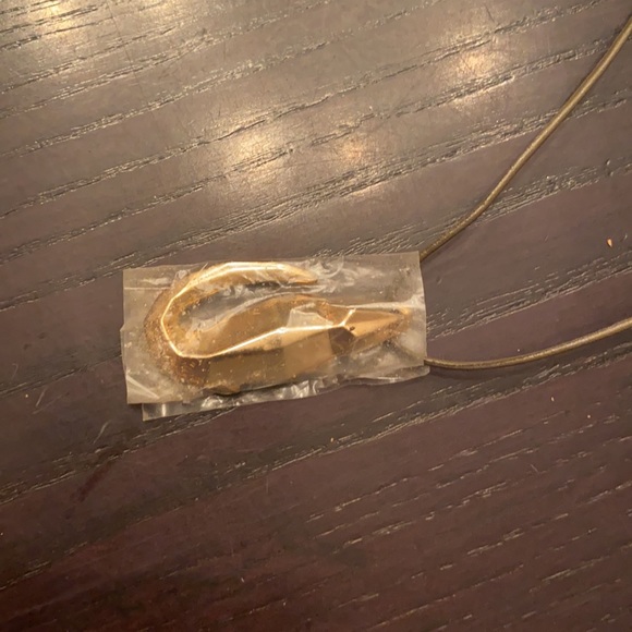 Lacoste alligator on rope necklace - Picture 4 of 4